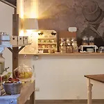 Cas'e Charming House