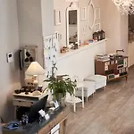 Cas'e Charming House