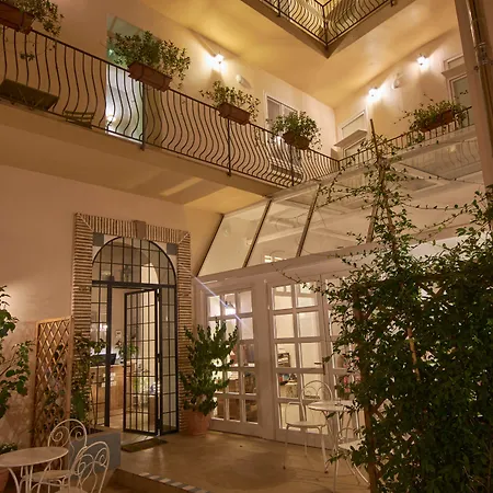 Cas'e Charming House 3*