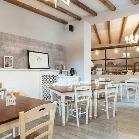 Cas'e Charming House