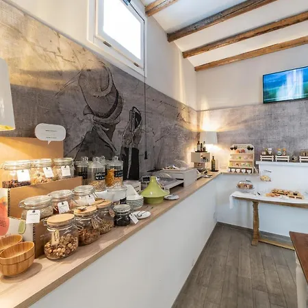 Cas'e Charming House