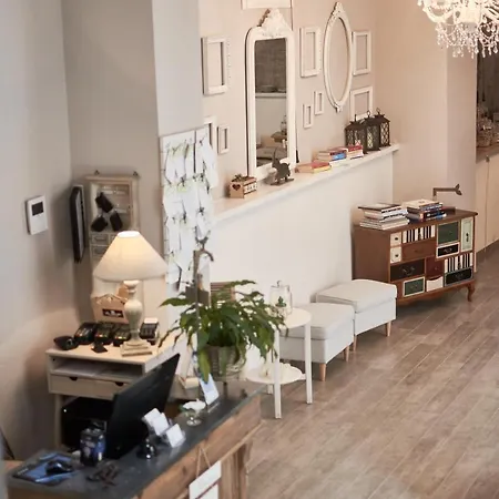 Cas'e Charming House