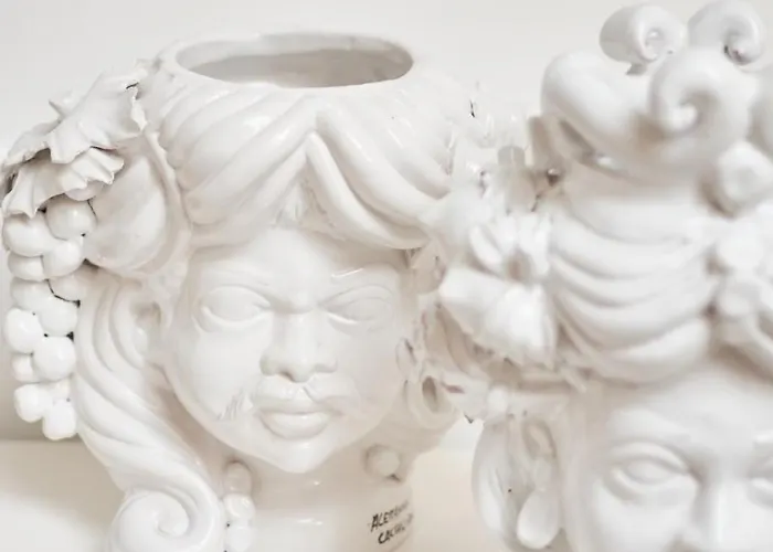 Cas'e Charming House